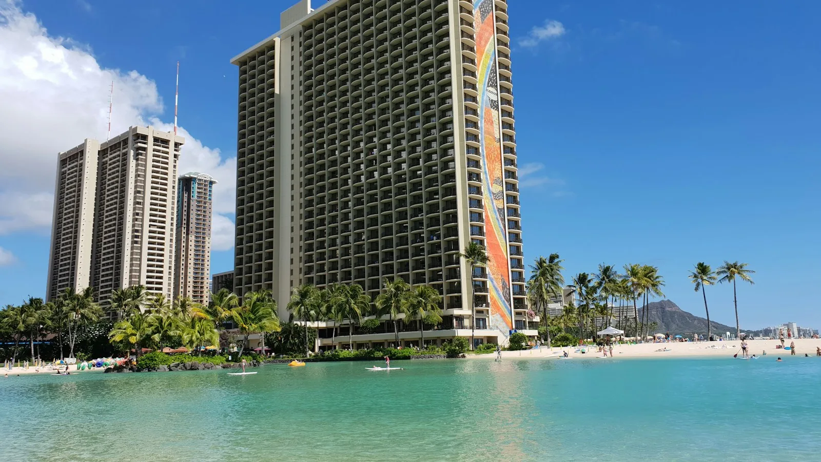 Hôtel avec navette près de l'aéroport international de Honolulu au crépuscule